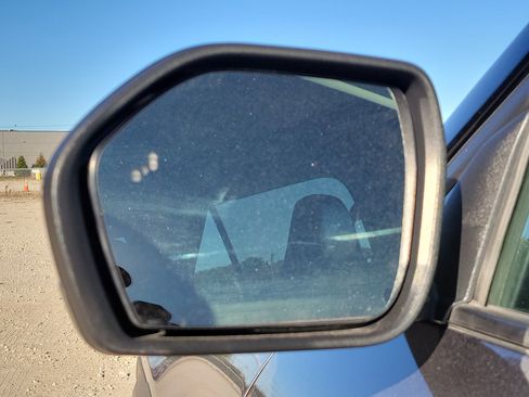 Used 2022 Ford Explorer XLT w/ Equipment Group 202A image 10