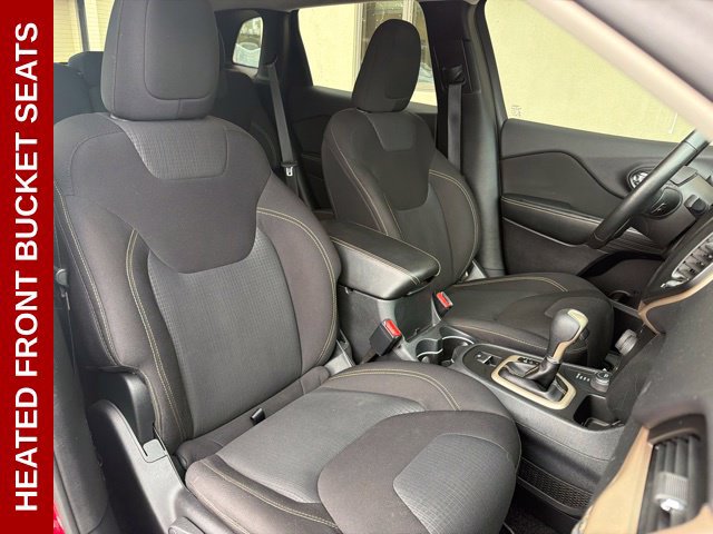 Used 2016 Jeep Cherokee Latitude w/ Cold Weather Group AWD/4WD image 4