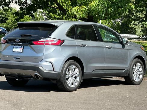 Used 2023 Ford Edge Titanium AWD/4WD image 2