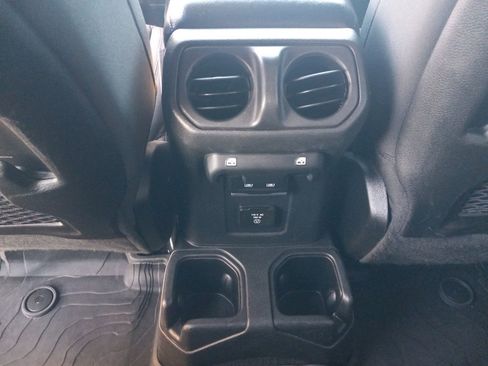 Used 2023 Jeep Wrangler Unlimited Rubicon w/ Steel Bumper Group image 23