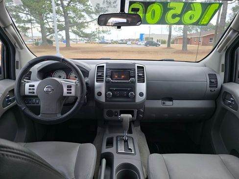 Used 2015 Nissan Frontier Desert Runner image 12