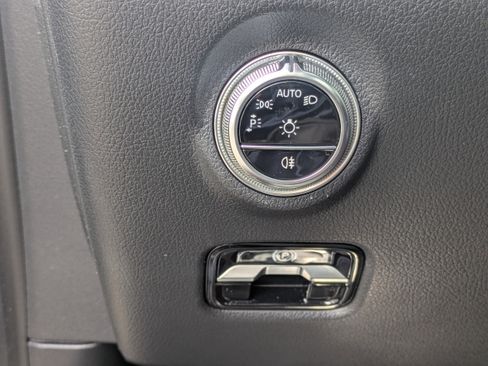 Used 2023 Mercedes-Benz C 300 Sedan image 18