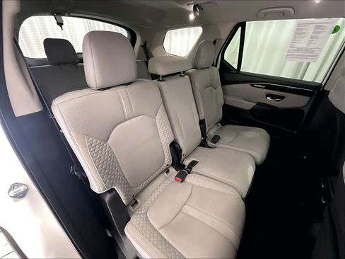 Used 2023 Honda Pilot LX image 16