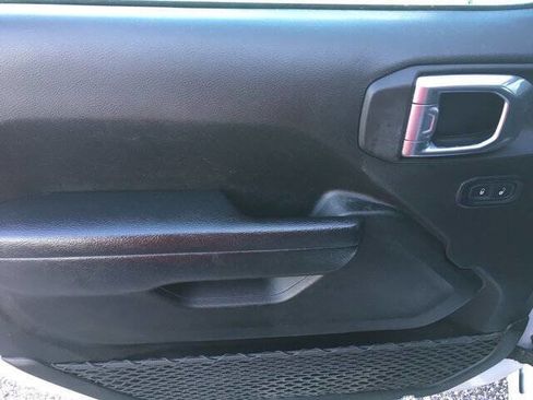 Used 2022 Jeep Gladiator Sport image 10