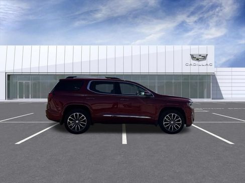 Used 2021 GMC Acadia Denali w/ Denali Technology Package FWD image 2