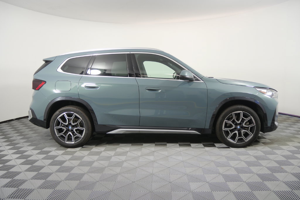 Certified 2026 BMW X1 xDrive28i AWD/4WD image 3