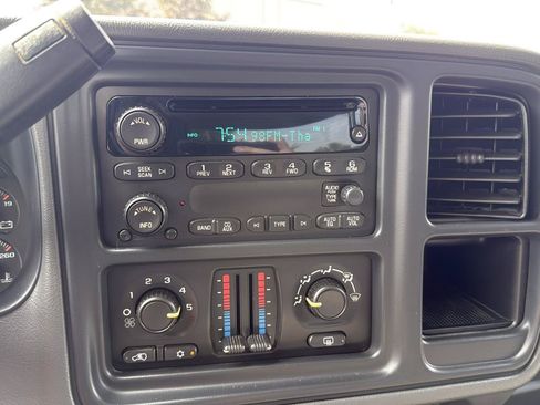 Used 2007 Chevrolet Silverado 2500 LT w/ Heavy-Duty Power Package AWD/4WD image 20