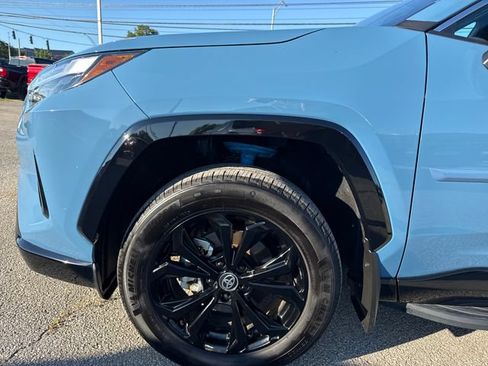 Used 2025 Toyota RAV4 SE AWD/4WD image 10