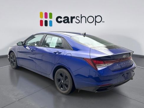 Used 2023 Hyundai Elantra SEL image 3
