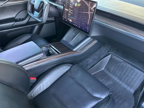 Used 2023 Tesla Model X Standard Range image 14