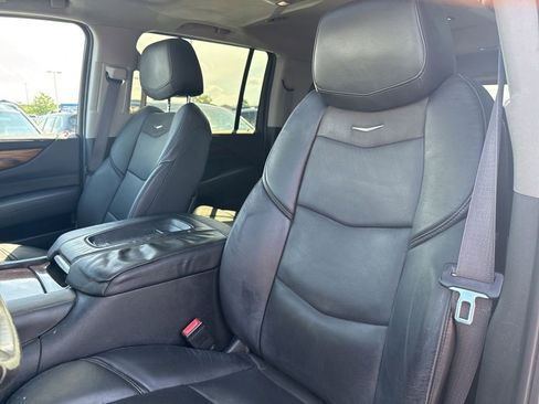 Used 2015 Cadillac Escalade ESV Luxury AWD/4WD image 26