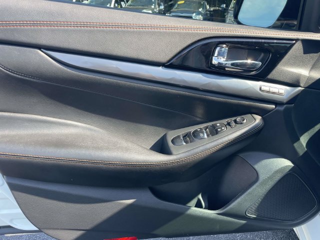 Used 2020 Nissan Maxima SR w/ Illumination Package FWD image 14