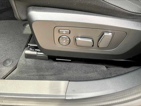 New 2025 BMW X3 xDrive30i w/ Premium Package image 16