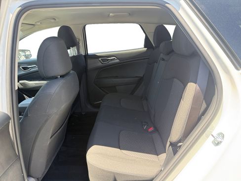 Used 2023 Kia Sportage LX AWD/4WD image 16