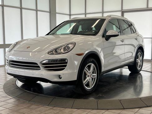 Used 2014 Porsche Cayenne Platinum Edition AWD/4WD image 3