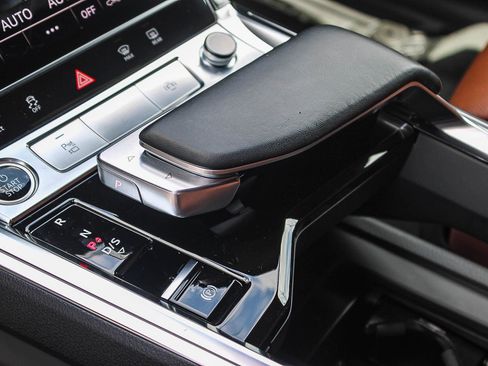 Used 2022 Audi e-tron Chronos AWD/4WD image 20