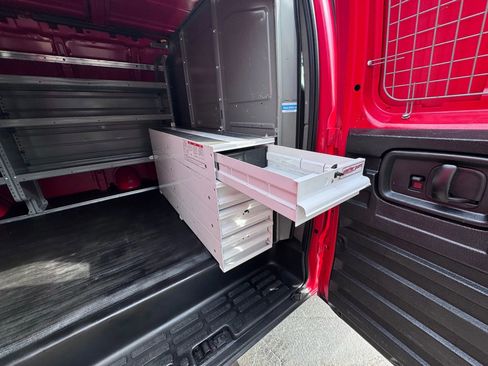 Used 2017 GMC Savana 3500 image 22