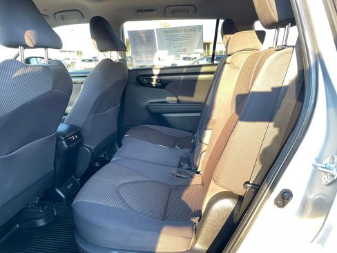 Certified 2023 Toyota Highlander LE image 16