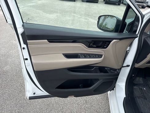 Used 2024 Honda Odyssey Touring image 13