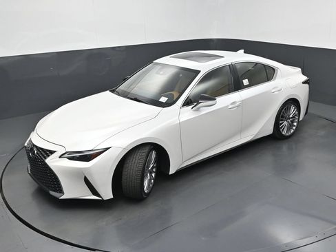 Used 2024 Lexus IS 300 w/ Premium Package RWD image 31