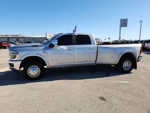 Used 2026 RAM 3500 Limited AWD/4WD image 2