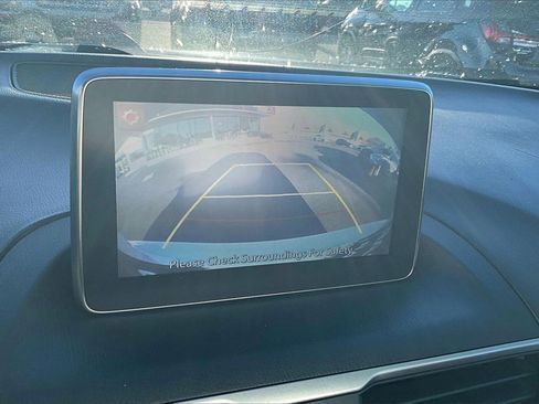 Used 2015 MAZDA MAZDA3 i Touring w/ Technology Package image 21