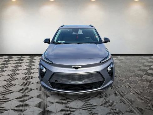 Used 2022 Chevrolet Bolt EUV LT w/ Driver Confidence Package FWD image 2