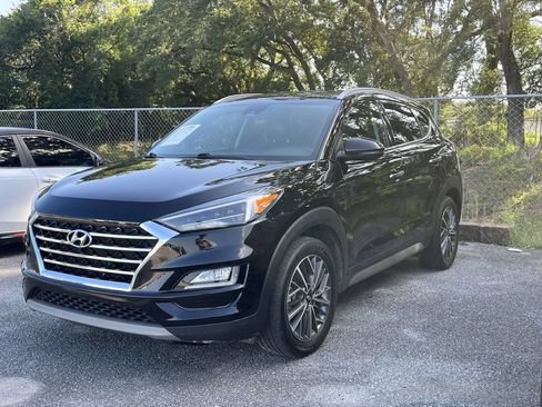 Used 2021 Hyundai Tucson Limited FWD image 3