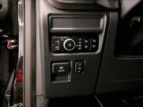 Used 2025 Ford F150 Lariat AWD/4WD image 39
