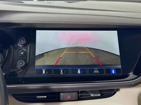 Used 2023 Buick Envision Avenir image 9