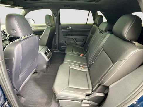 Used 2020 Volkswagen Atlas Cross Sport SE image 19