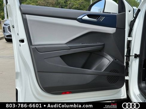 Used 2022 Volkswagen Taos SE FWD image 19