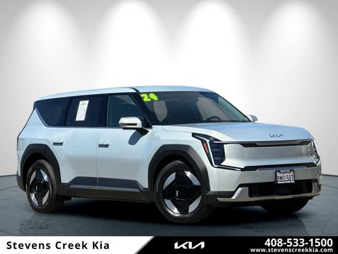 Used 2024 Kia EV9 Light Long Range RWD image 1