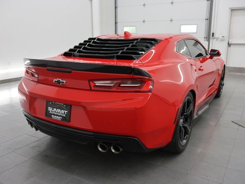 Used 2017 Chevrolet Camaro SS RWD image 4