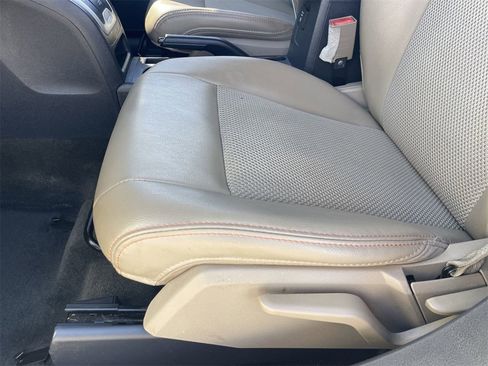 Used 2017 Jeep Compass Latitude image 19