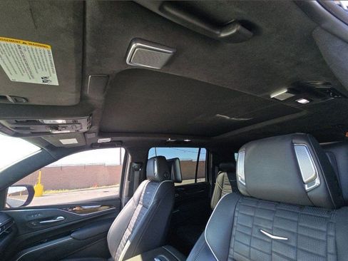 Used 2023 Cadillac Escalade ESV Sport Platinum image 7