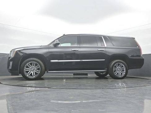 Used 2018 Cadillac Escalade ESV 4WD image 47