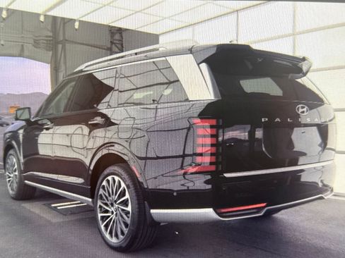 Used 2026 Hyundai Palisade Calligraphy image 3