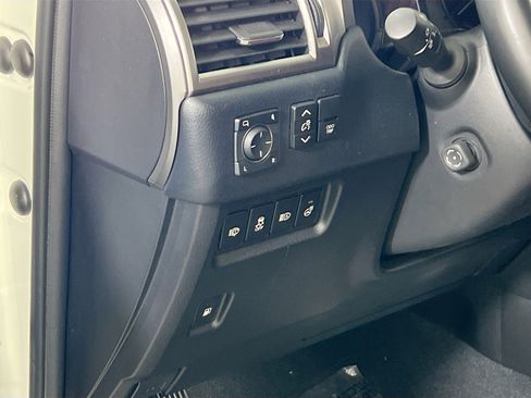 Used 2023 Lexus GX 460 Premium w/ Premium Package image 10