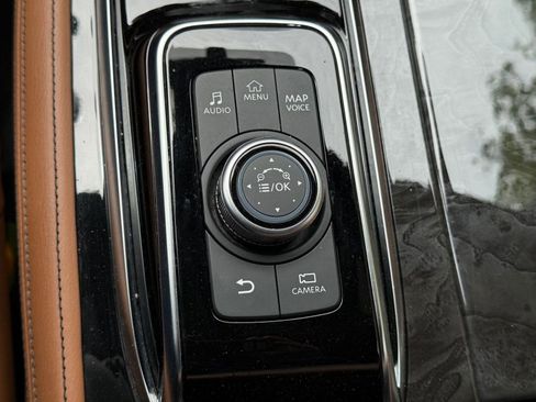 Used 2024 INFINITI QX80 Sensory AWD/4WD image 18
