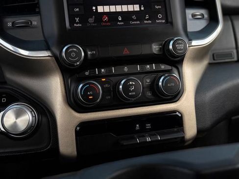 Used 2019 RAM 1500 Laramie AWD/4WD image 21