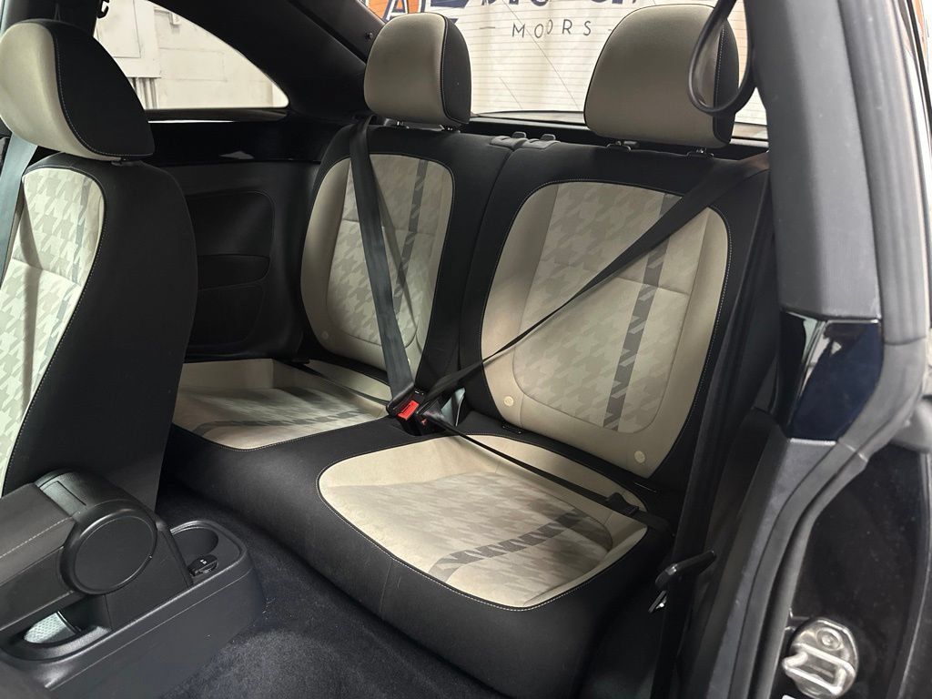 Used 2018 Volkswagen Beetle 2.0T Coast FWD image 22