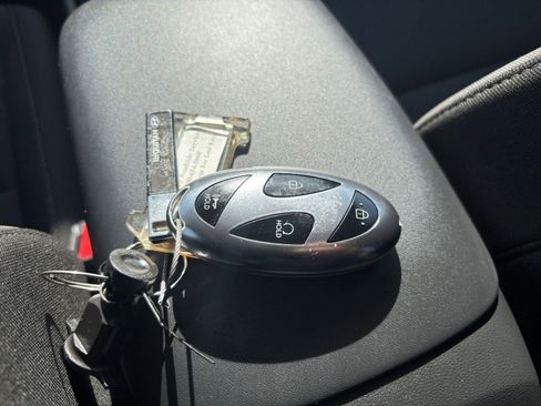 Used 2025 Hyundai Kona SEL AWD/4WD image 18