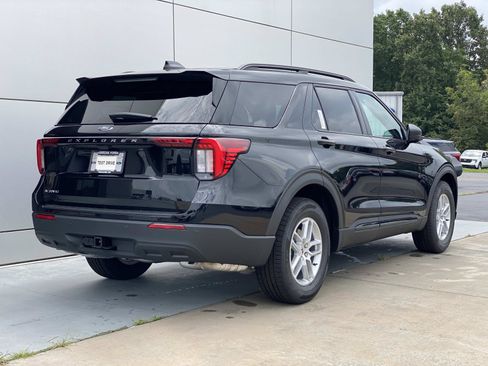 New 2026 Ford Explorer Active RWD image 4