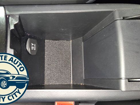 Used 2018 INFINITI QX30 AWD image 18