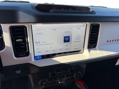 New 2025 Ford Bronco Heritage Edition image 12