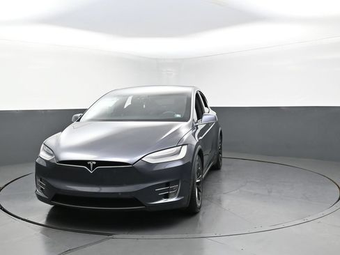 Used 2020 Tesla Model X Long Range AWD/4WD image 3