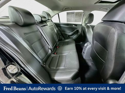 Used 2017 Volkswagen Jetta SEL FWD image 33