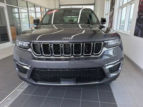 Used 2022 Jeep Grand Cherokee Limited AWD/4WD image 2