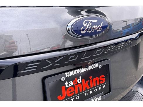 Used 2018 Ford Explorer Sport AWD/4WD image 33